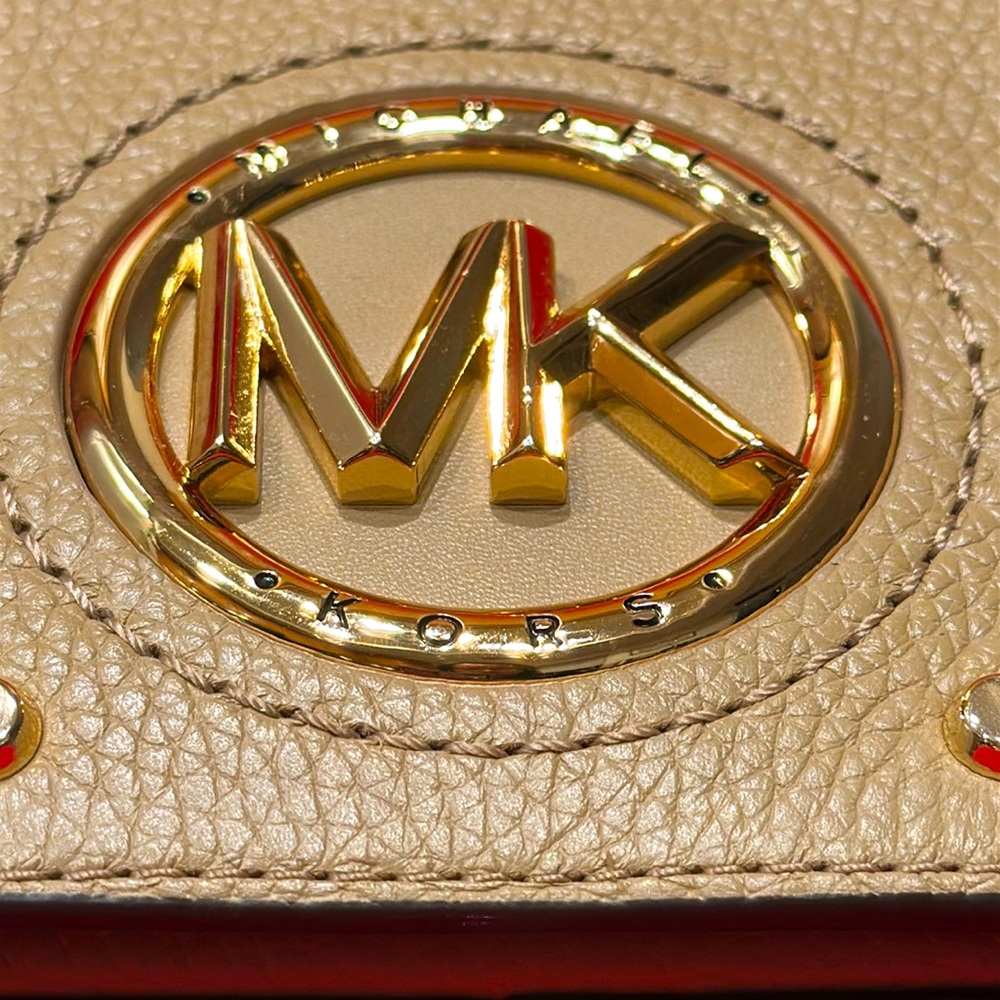 Price Firm Michael Kors Samira Tan Gold Studded Leather Flap Messenger Crossbody - Picture 6 of 13